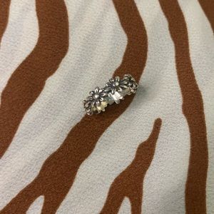 James Avery ring Retired flower band
